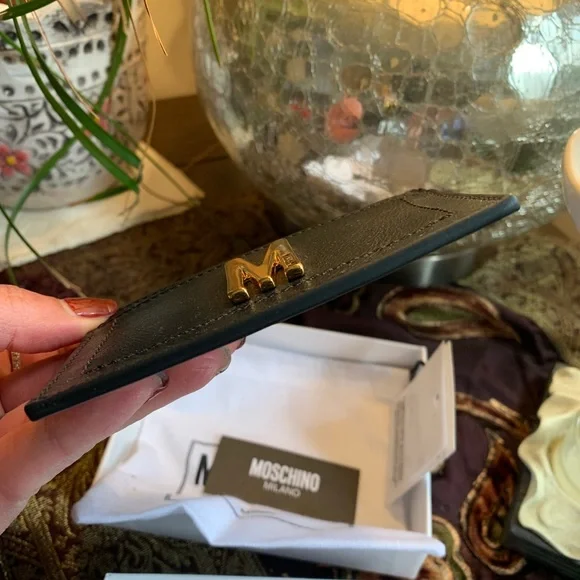 SOLD⛔️Authentic MOSCHINO Leather Logo card case - Picture 4 of 7